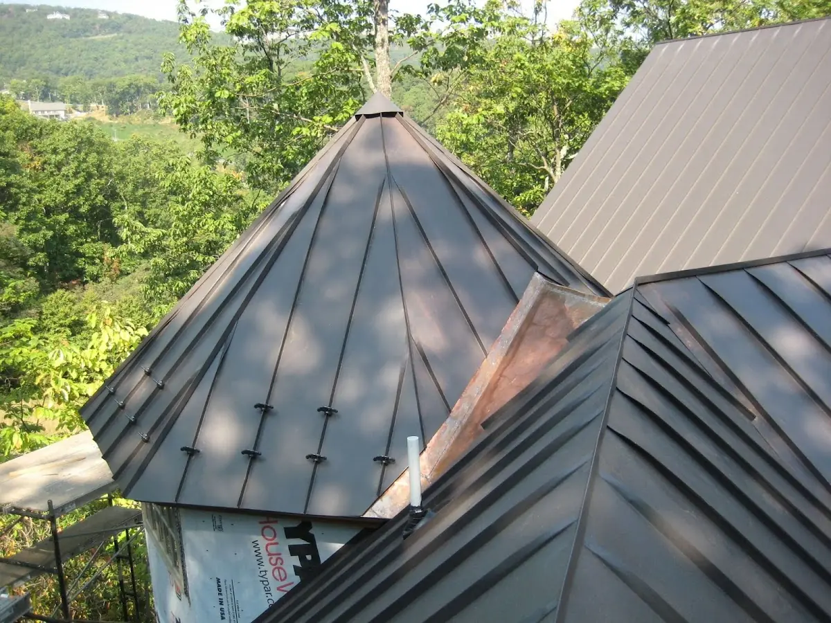 Professional Gutter Cleaning by Craftsman Roofing in Greenbrier